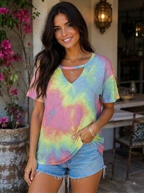 Pastel Tie-Dye V-Neck Short Sleeve Tee - Multicolor